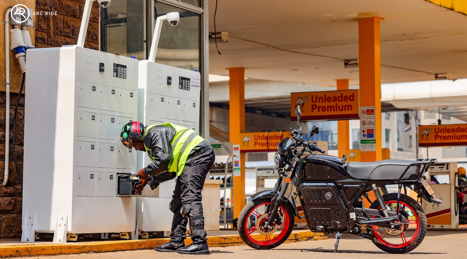 Electric motorcycle battery swapping and charging station